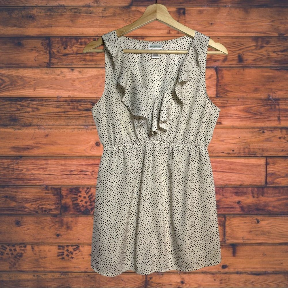 5 for $25🔥Motherhood Maternity Tan Polka Dot‎ Ruffled Blouse Maternity Medium